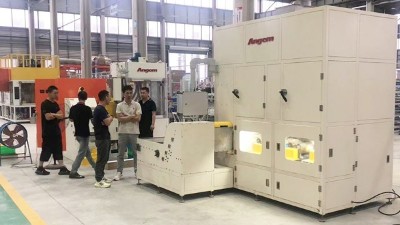廣東汽車配件客戶到訪驗收鏈?zhǔn)酵鈭A滾膠機(jī)GL150