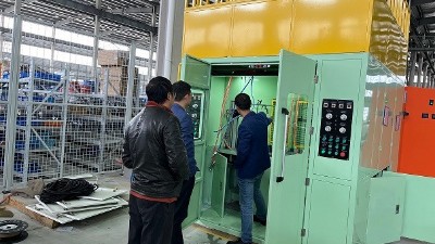 橡膠五金制品客戶到訪安捷倫 參觀考察全自動噴涂設(shè)備