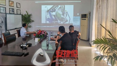 密封件軸承客戶考察滾噴設(shè)備，軸承線性導(dǎo)軌封蓋噴PTFE